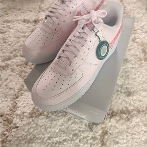 Nike Air Force 1 ‘07 Low Pearl Pink /White Paisley Swoosh Sneakers size 10 NIB